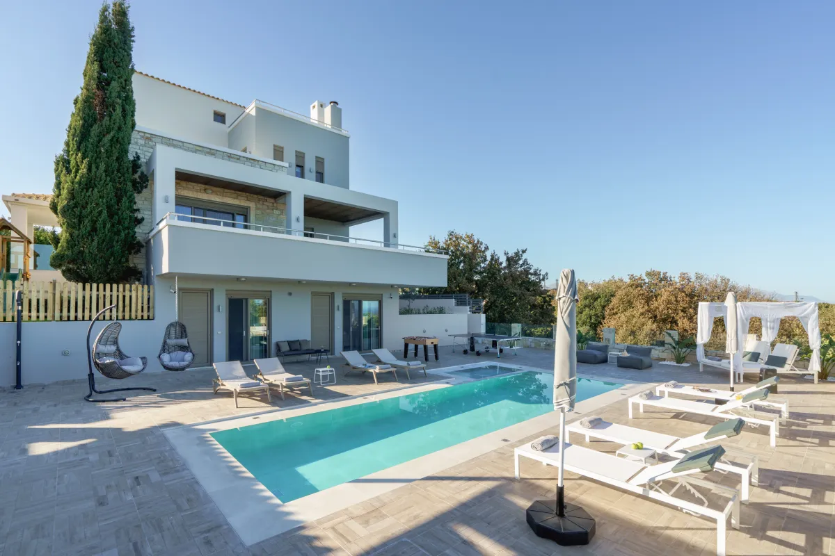Modern Oak Luxury Villa